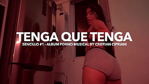 Enjoy this hot brunettes dancing Tenga Que Tenga Thumb